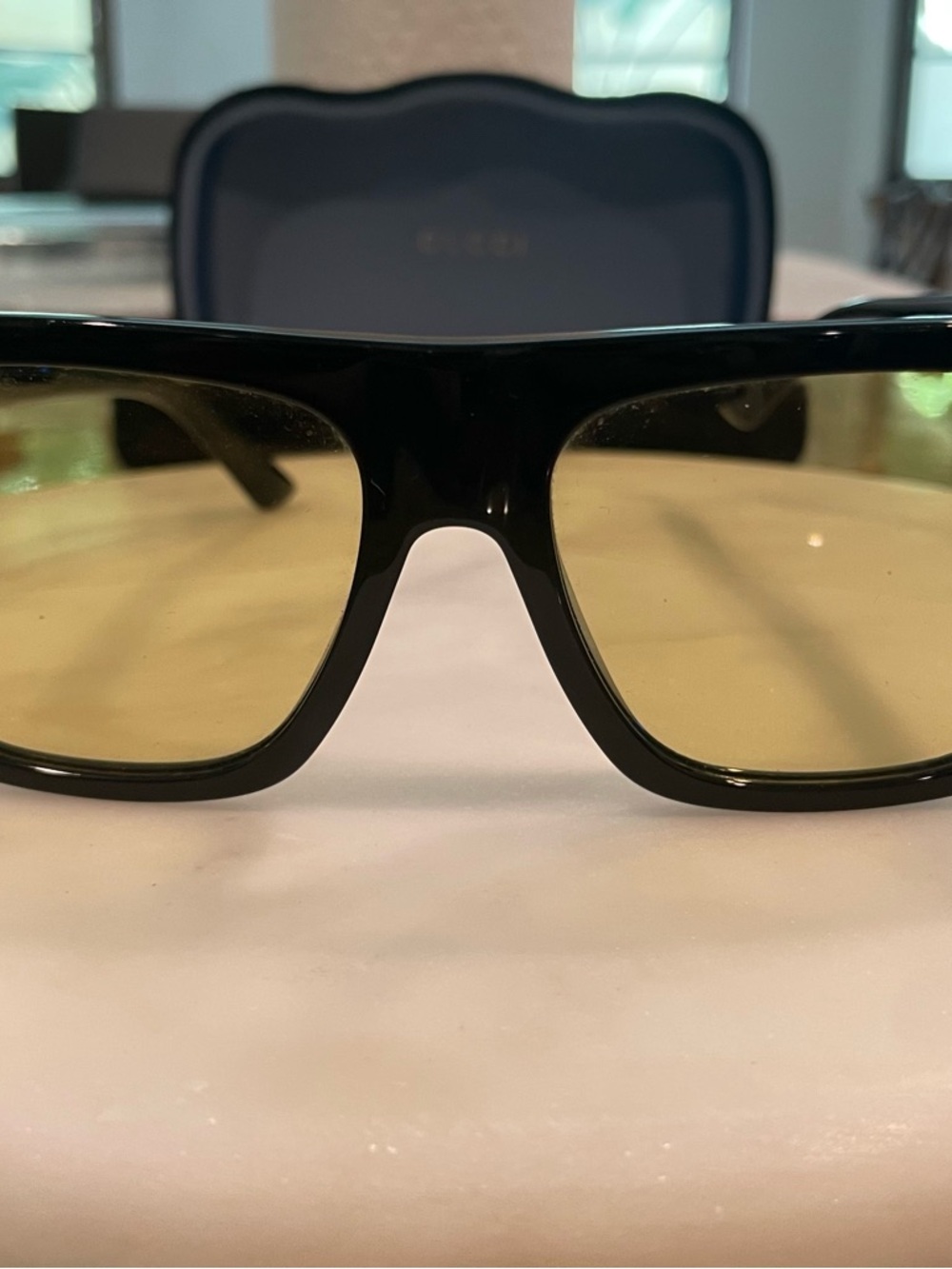 Gucci Women’s Black Square Sunglasses with Green Lenses - Picture 8 of 12